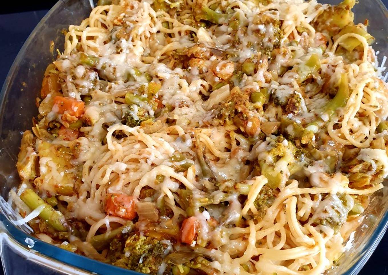 Espaguetis a la jardinera con sobras