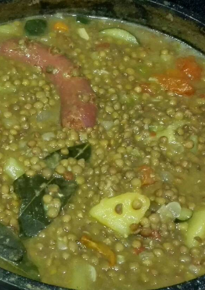 Una foto de Lentejas con verduras y chorizo