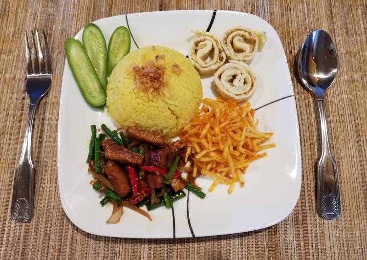 Naskun Express, tumis tempe kacang panjang, dadar telur