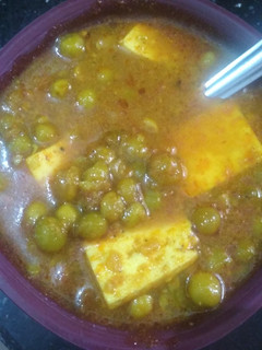 A picture of Mutter paneer.