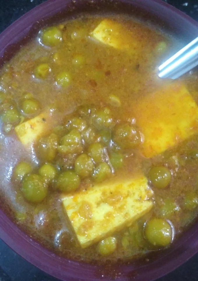 A picture of Mutter paneer.