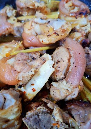 Hình của món Giò heo kho sả ớt.