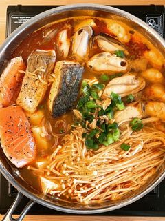Hình của món Lẩu Thái khô.