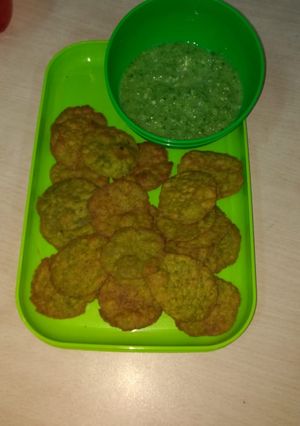 A picture of Palak puri with veg deep.