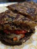 Tortilla de cebolla caramelizada y butifarró de ceba (morcilla de cebolla)