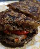 Tortilla de cebolla caramelizada y butifarró de ceba (morcilla de cebolla)