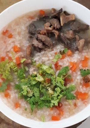 Hình của món Cháo thịt viên-tim heo bổ dưỡng.