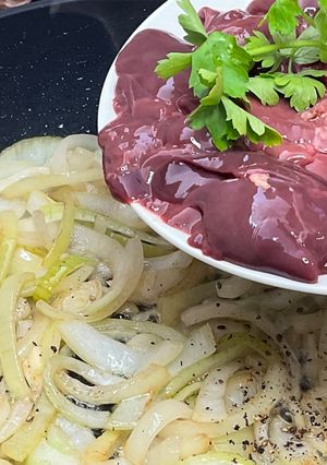 Hühnerleber mit Zwiebeln Rezepthauptbild