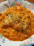 Merluza en salsa de pimiento, con toque picante