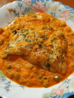 Una foto de Merluza en salsa de pimiento, con toque picante