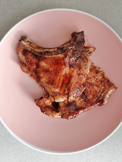 Una foto de Chuletas ahumadas búfalo 👩‍🍳