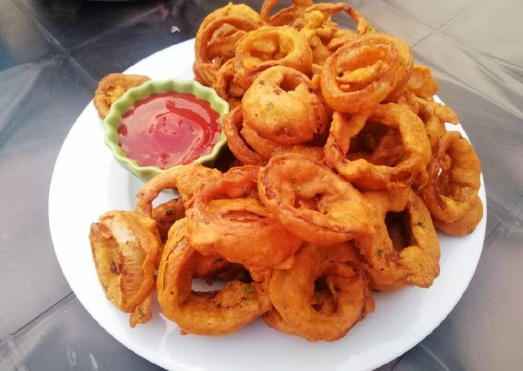 Steps to Make Super Quick Homemade Gram Flour coated Onion Rings/Besani Onion Rings