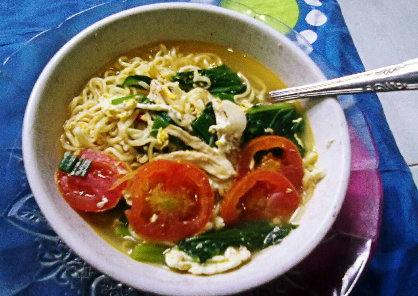 Mie rebus kuah pedas enyakkk
