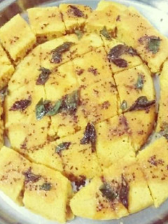 ઇન્સ્ટન્ટ બેસન ઢોકળા (Instant Besan Dhokla Recipe In Gujarati) રેસીપી મુખ્ય ફોટો