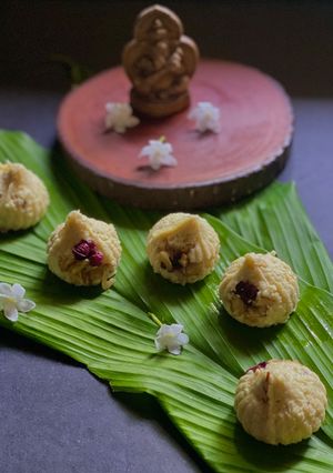 A picture of Rasmalai Modak for Ganesh Chaturthi.