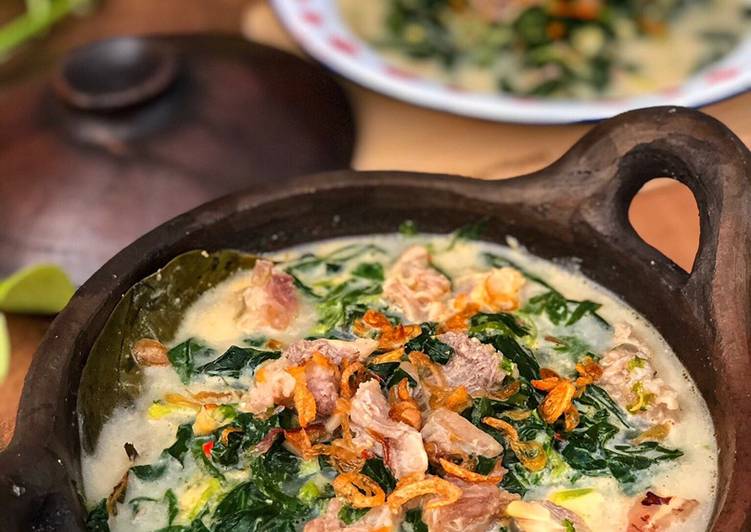 Lodeh Daun Singkong dengan Tetelan sapi