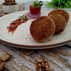 A picture of Crunchy Walnut-Sprouts Cutlet.
