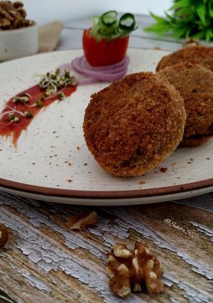 A picture of Crunchy Walnut-Sprouts Cutlet.