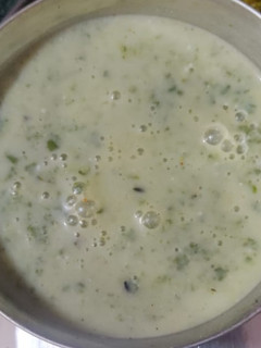बथुए का रायता((bathua ka raita recipe in hindi) रेसिपी मुख्य फोटो