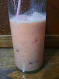 Licuado de frutillas, cardamomo miel y mandarina