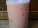 Licuado de frutillas, cardamomo miel y mandarina