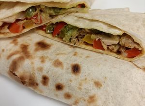 Foto principal de Fajitas de pollo y verduras
