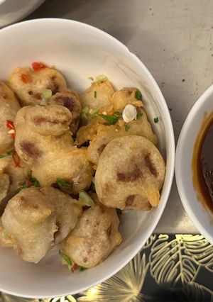 A picture of Chinese Sweet and Sour Pork Balls - WOOOOWWWWWEeee.