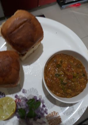 A picture of Pav bhaji.