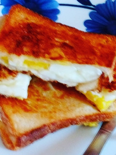A picture of Bread ToastBreakfast Sandwich.