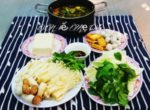 Hình của món Lẩu nấm lá giang (món chay).