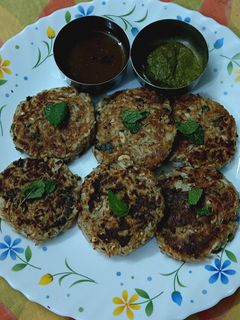 अरबी की फलाहारी टिक्की (Falahari Arbi Tikki Recipe in Hindi) रेसिपी मुख्य फोटो