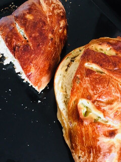 A picture of Onion n dhania bread.