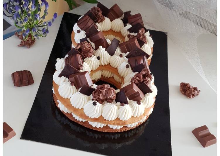 La Recette Pas à Pas Number cake vanille &amp; Kinder