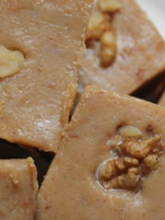 வால்நட் பர்ஃபி செய்முறை முக்கிய புகைப்படம்