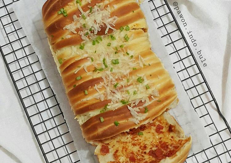 Steps to Make Award-winning Pizza Pull-Apart Bread