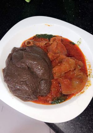A picture of Ewedu and amala.