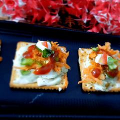 Cheese Crackers Canapés A picture of Cheese Crackers Canapés.