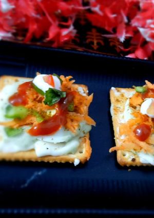 A picture of Cheese Crackers Canapés.