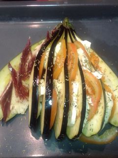 Una foto de Berenjena mozzarela y tomate