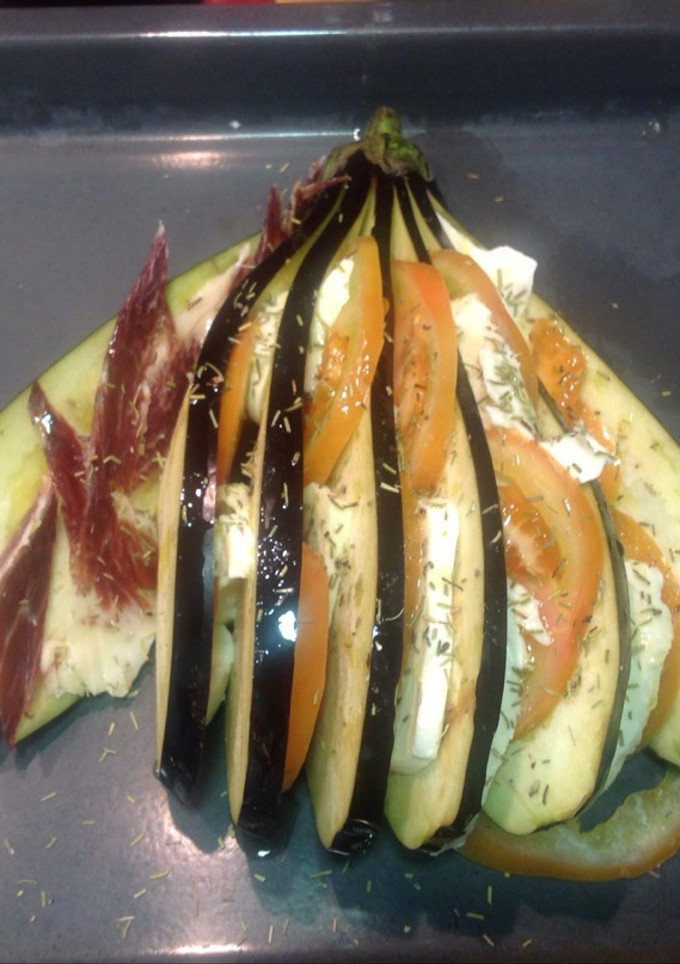 Una foto de Berenjena mozzarela y tomate