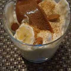 Una foto de Licuado de banana split
