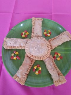 कसुरी मेथी पिझ्झा पफ रेसिपी चे मुख्य फोटो