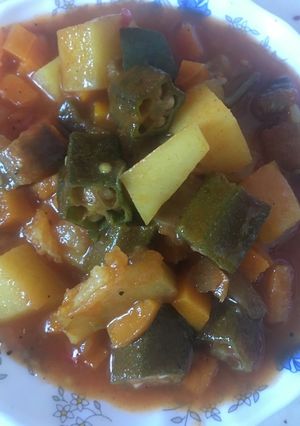 A picture of Mixed vegetables curry.