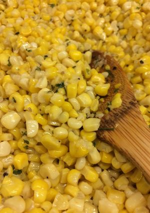 A picture of Country Fried Corn with Fresh Garlic.
