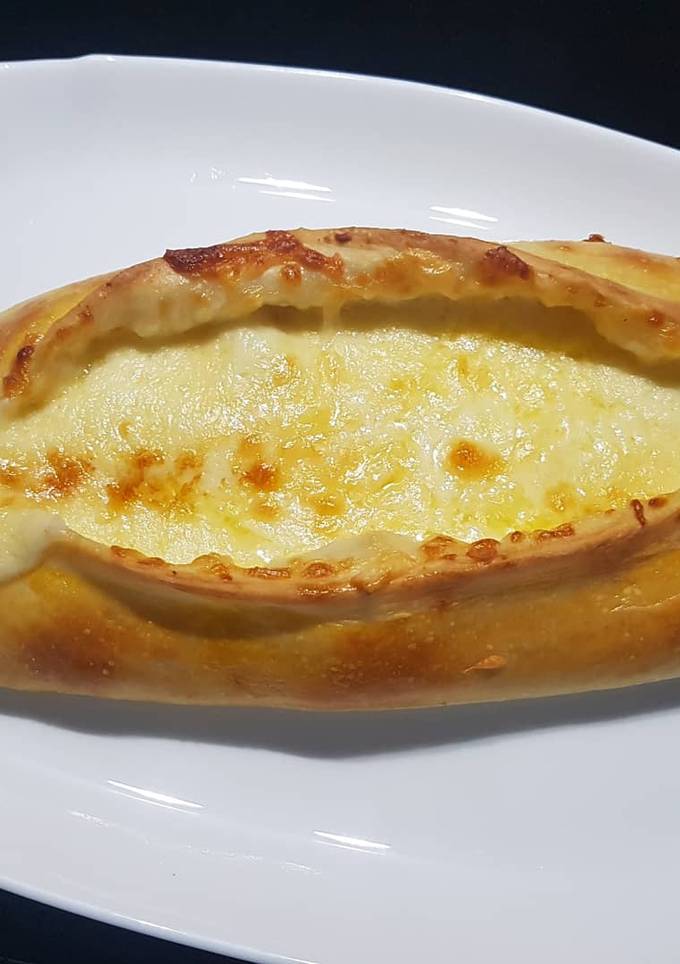 Хачапурі по-аджарськи