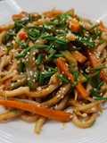 Udon noodles con le verdure super cremosi *vegan*