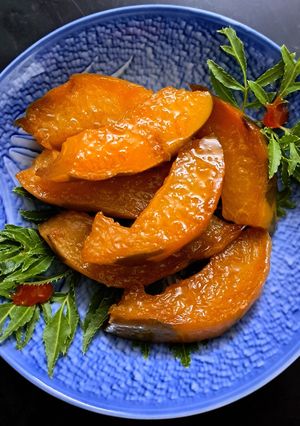 Hình của món Đu đủ xanh kho xì dầu.