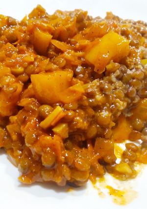 Una foto de Lentejas con mijo, manzana y curry