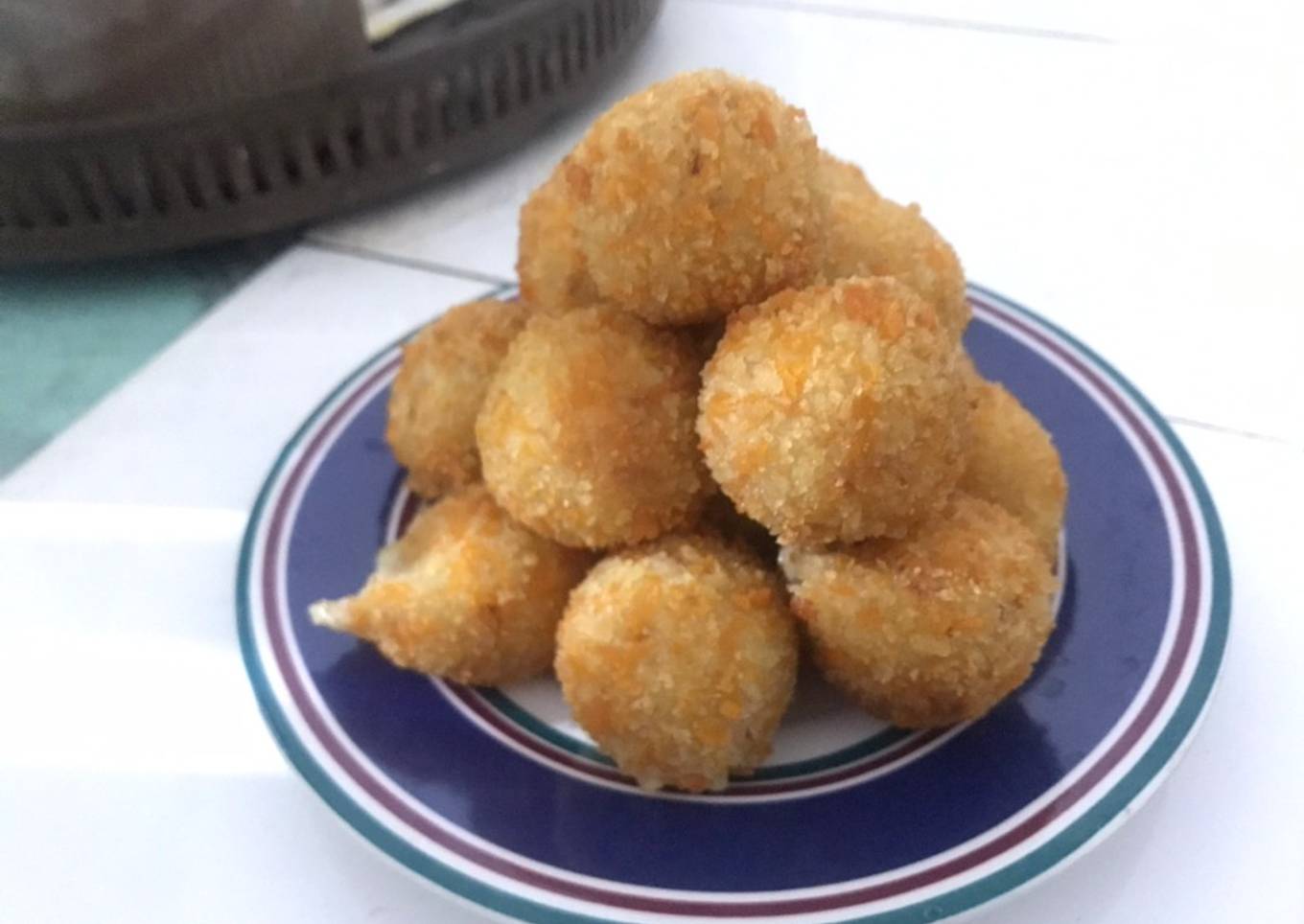 Bitterballen kentang kornet