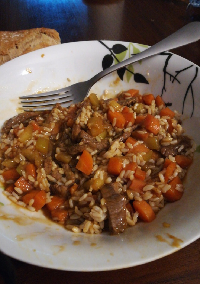 Una foto de Ternera con verduras en salsa de ostras y arroz